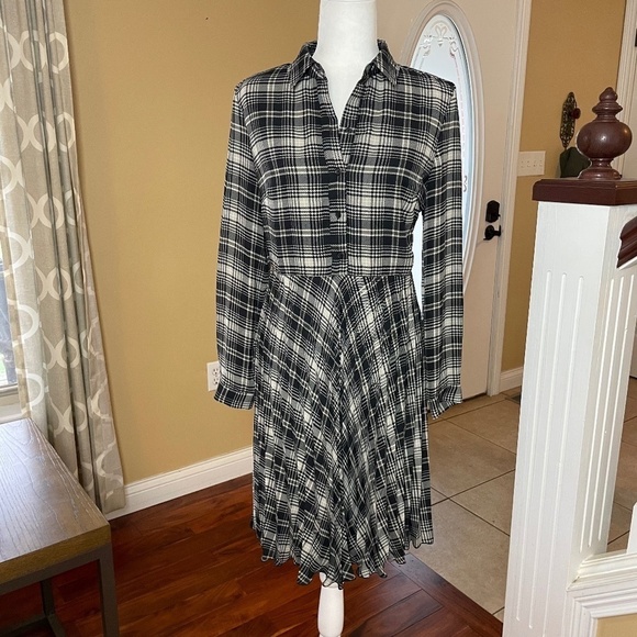 Banana Republic Factory Academia Pleated Long Sleeve Plaid Midi Dress, Size 8 - Picture 1 of 7